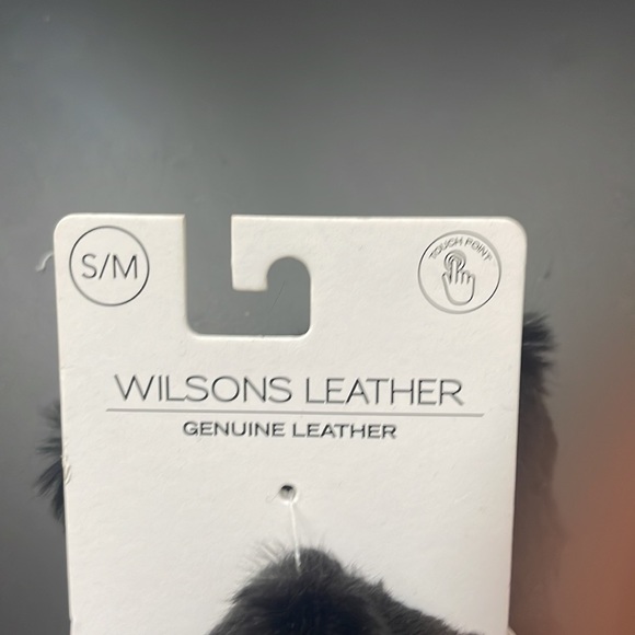 Wilson’s leather glove - Picture 2 of 4